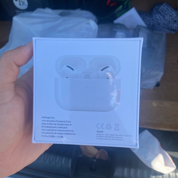 Aurpods pro new - Picture 4 of 4